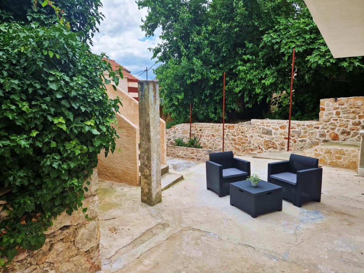 Kuca Za Odmor Dobrila Hotel Jelsa  Exterior foto